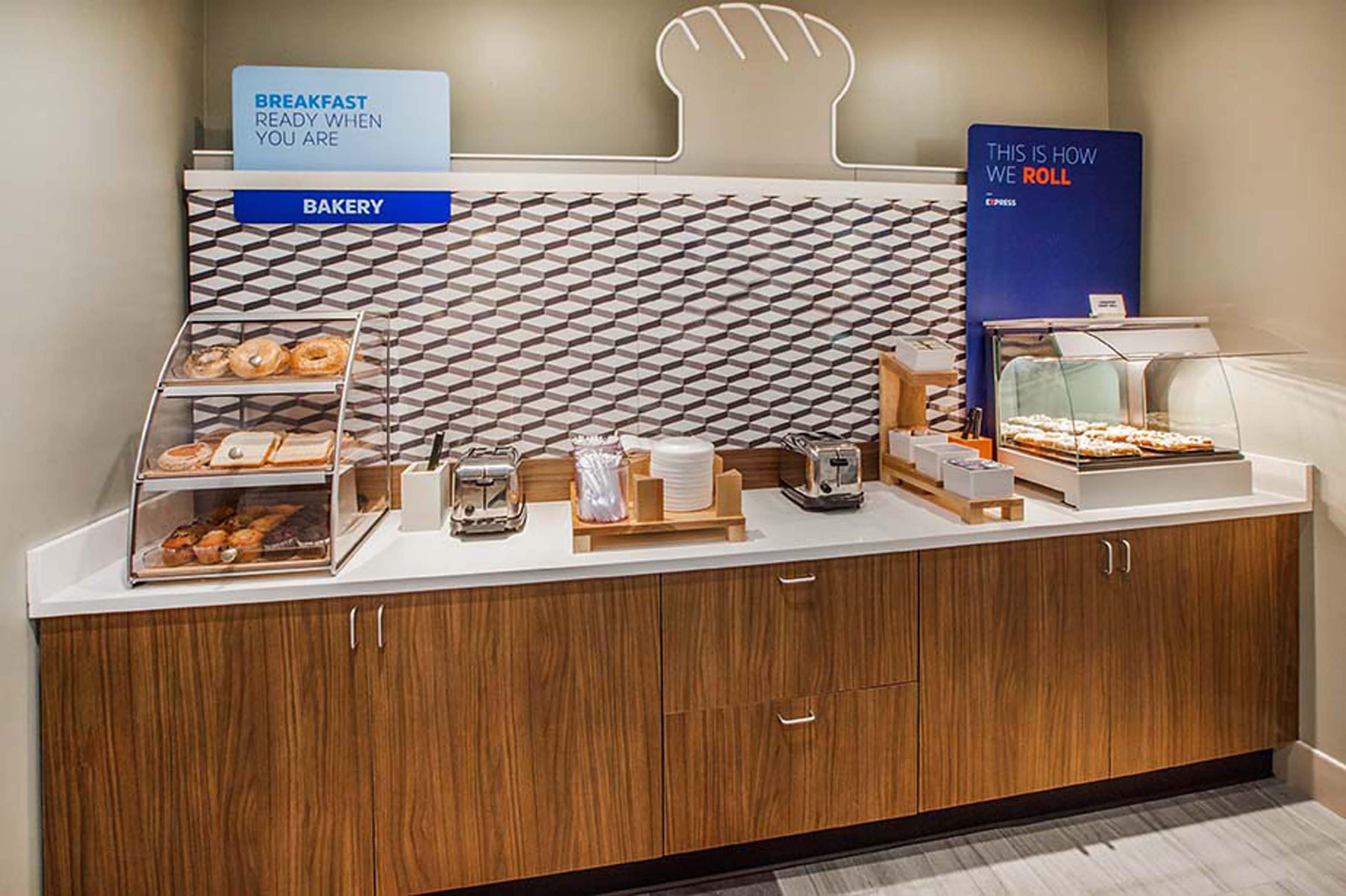 Holiday Inn Express Easton By Ihg Buitenkant foto