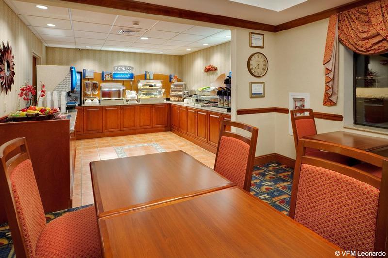 Holiday Inn Express Easton By Ihg Buitenkant foto